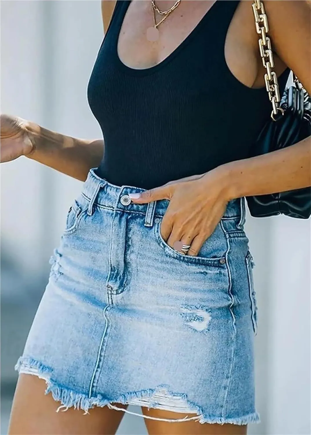 2025 Women's Sexy Mid-Waist Zipper Closure Frayed Raw Hem Ripped Mini Denim Skirt in Edgy Trendy