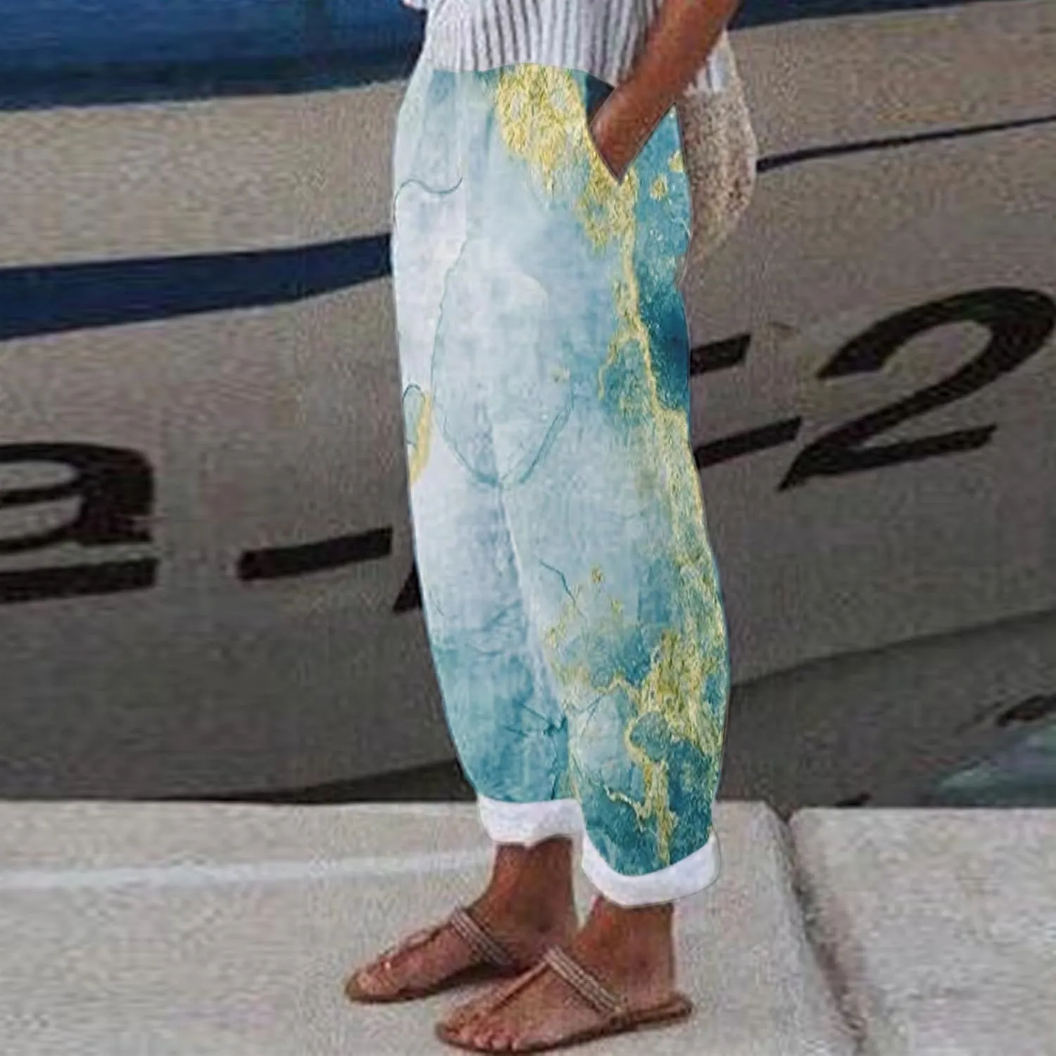 Capri Pants for Women Dressy Casual Cotton Linen Floral Printed Straight Leg Lounge Trousers with Pockets
