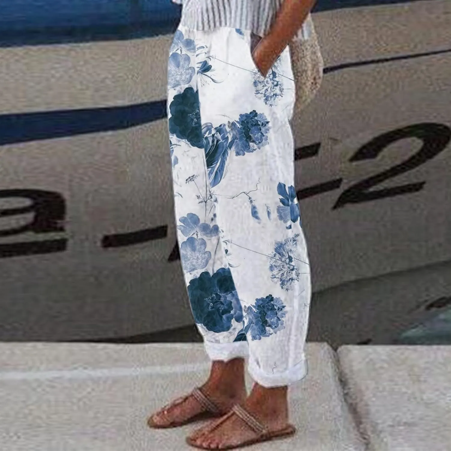 Capri Pants for Women Dressy Casual Cotton Linen Floral Printed Straight Leg Lounge Trousers with Pockets
