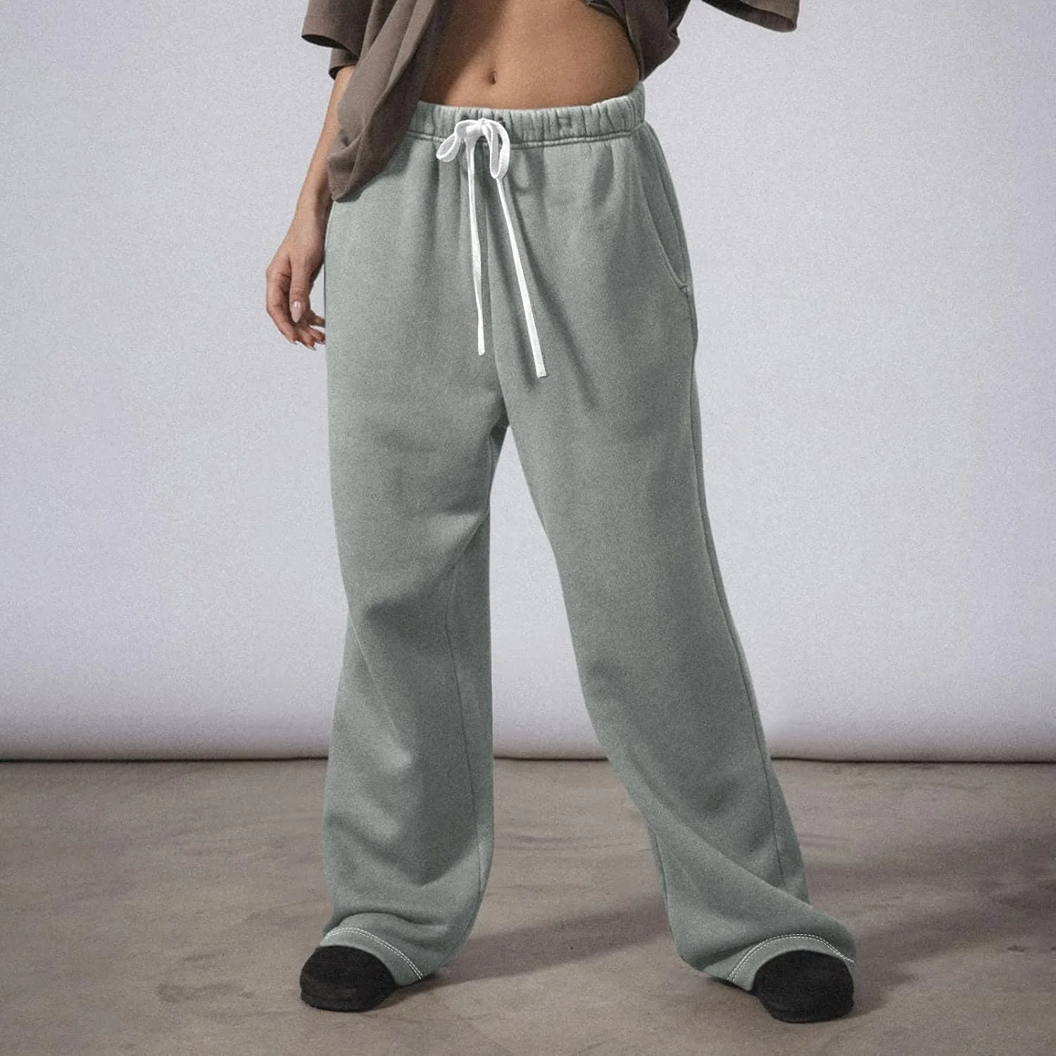 Womens Cargo Sweatpants Oversized Fleece Joggers Fall Fashion Outfits Y2k Clothes 2025 Workout Joggers Pants Pockets